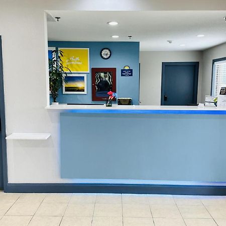 Days Inn & Suites By Wyndham Wynne Extérieur photo