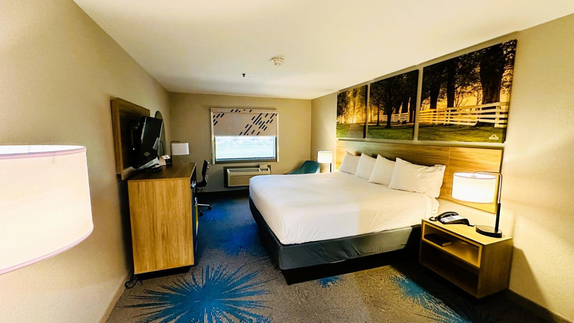 Days Inn & Suites By Wyndham Wynne Extérieur photo