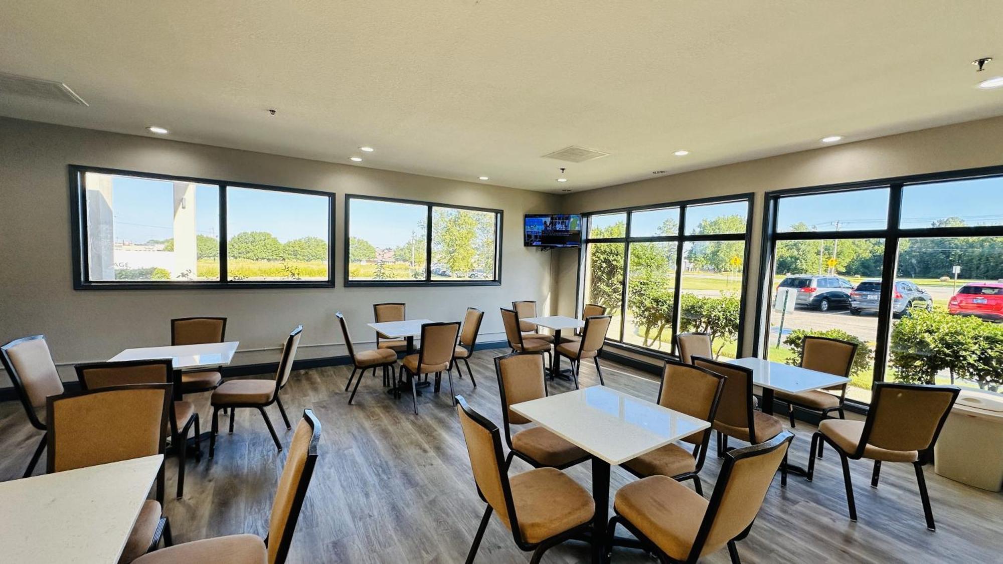 Days Inn & Suites By Wyndham Wynne Extérieur photo