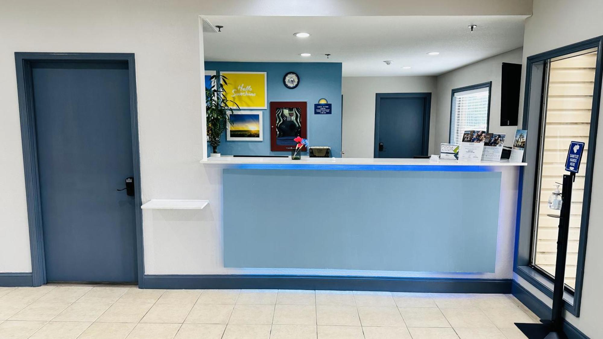 Days Inn & Suites By Wyndham Wynne Extérieur photo