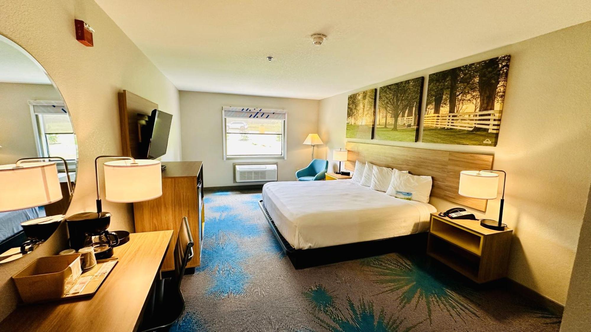 Days Inn & Suites By Wyndham Wynne Extérieur photo