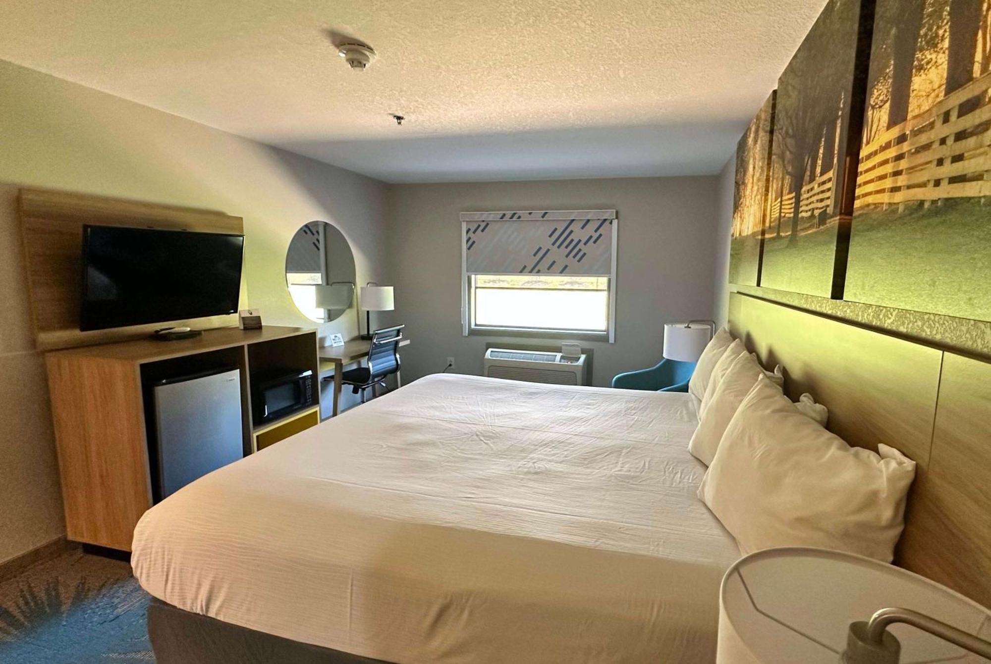 Days Inn & Suites By Wyndham Wynne Extérieur photo