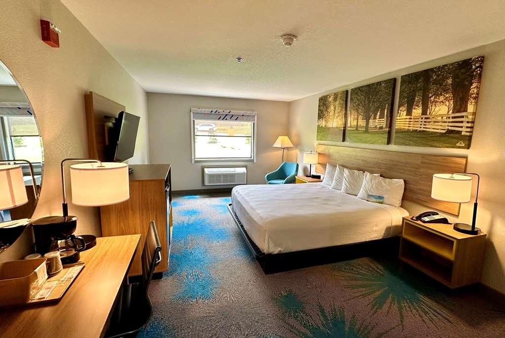 Days Inn & Suites By Wyndham Wynne Chambre photo